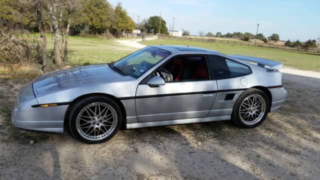 1987 Pontiac Fiero GT - photo 2