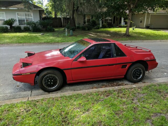 1984 Pontiac Fiero SE - photo 4