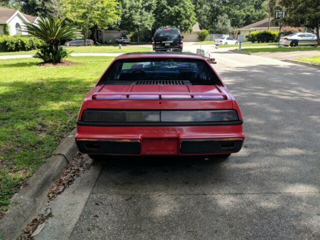 1984 Pontiac Fiero SE - photo 5