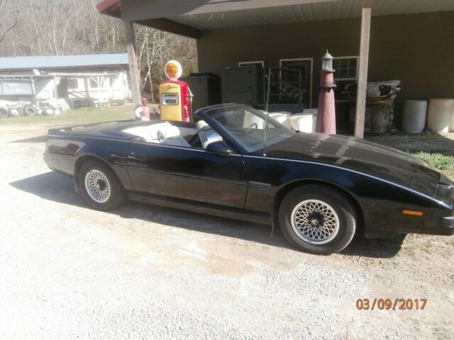 1987 Pontiac Firebird Convertible - photo 11