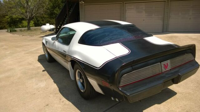 1981 Pontiac Trans Am 2 door coupe - photo 4