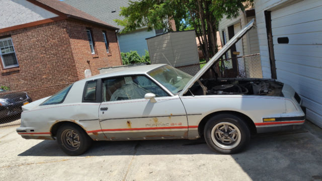 1986 Pontiac Grand Prix aero coupe