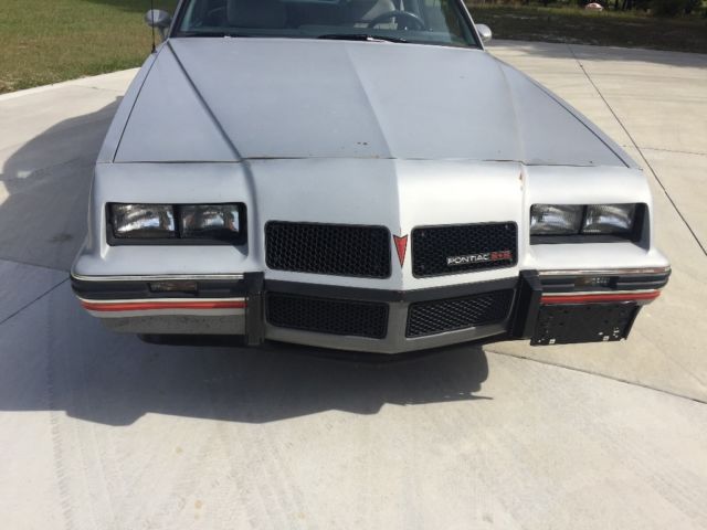 1986 Pontiac Grand Prix 2 PLUS 2 - photo 3