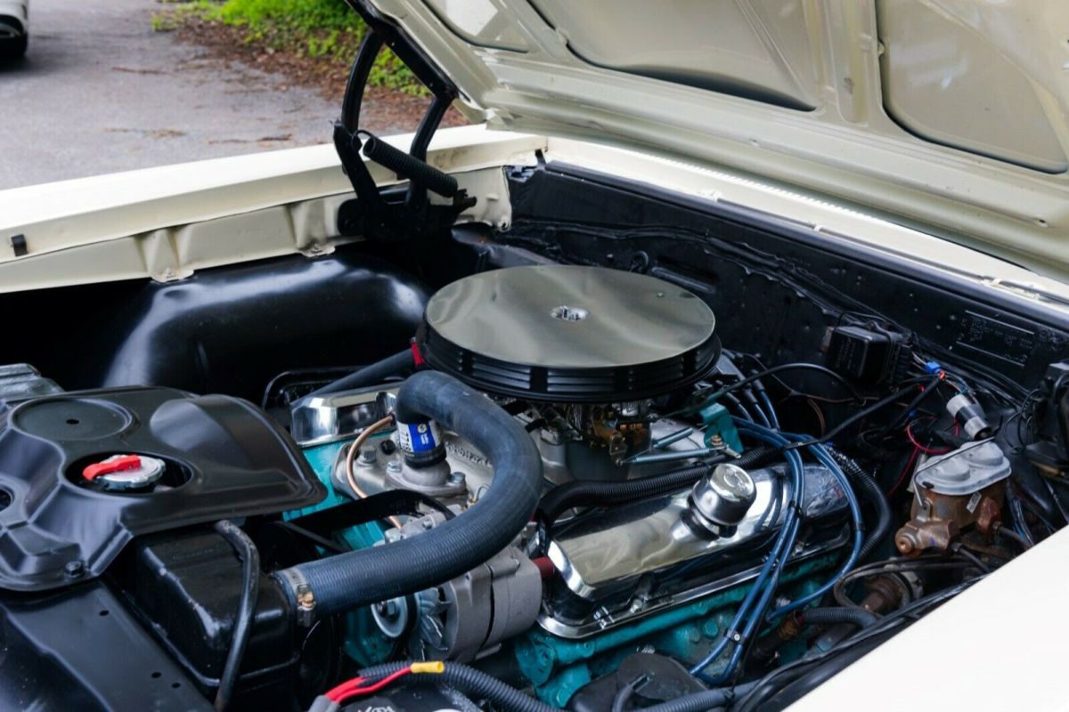 1967 Pontiac GTO black vinyl roof, - photo 10