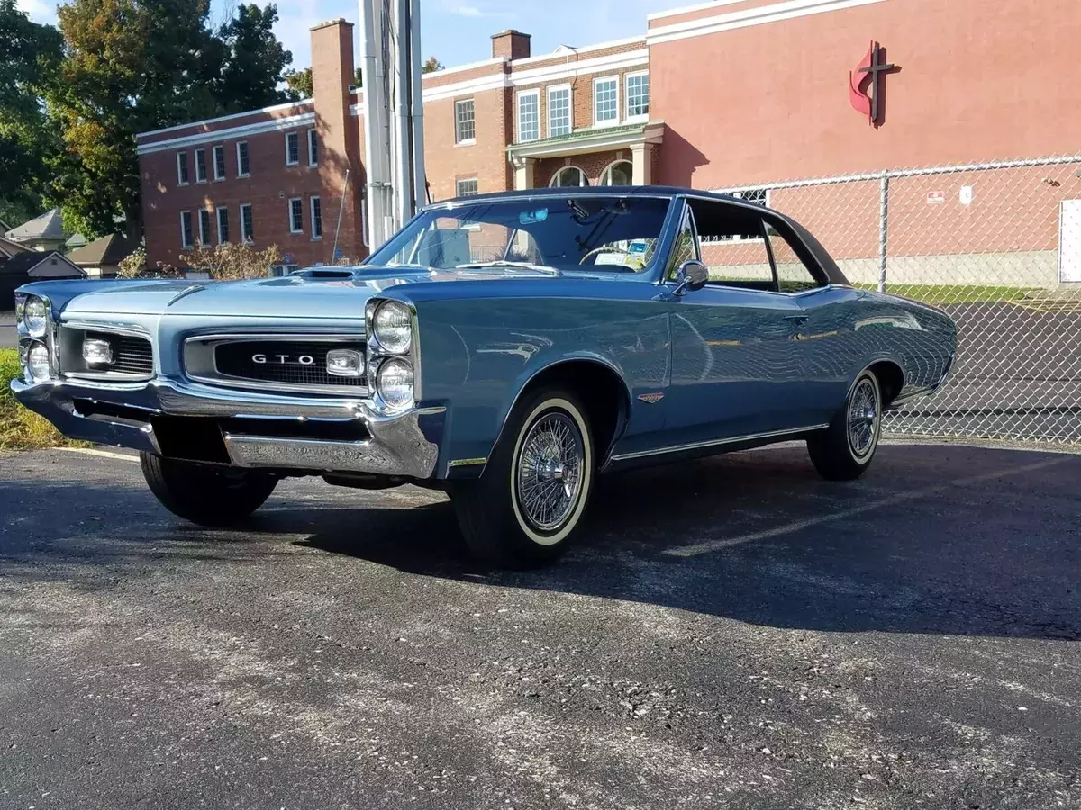 Pontiac GTO Hardtop Coupe 1966 Pontiac GTO