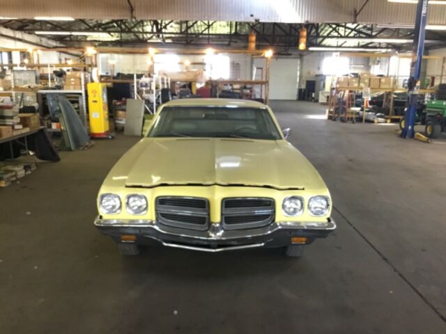 1972 Pontiac Le Mans standard interior - photo 2