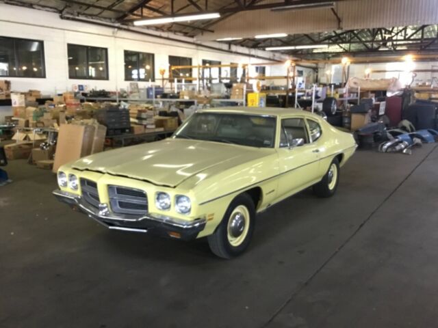 1972 Pontiac Le Mans standard interior - photo 3