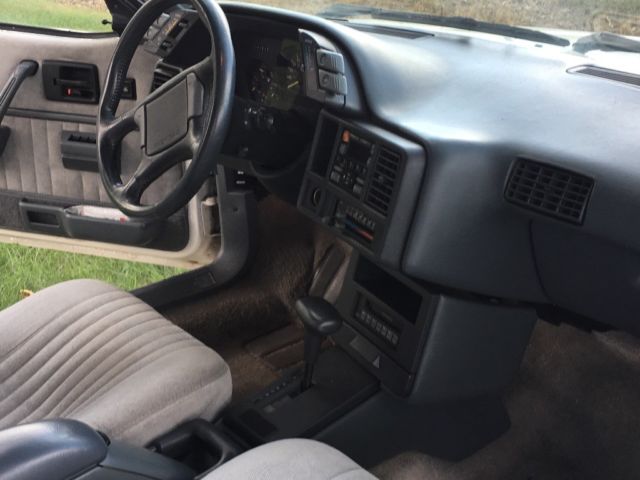 1989 Pontiac Sunbird - photo 12