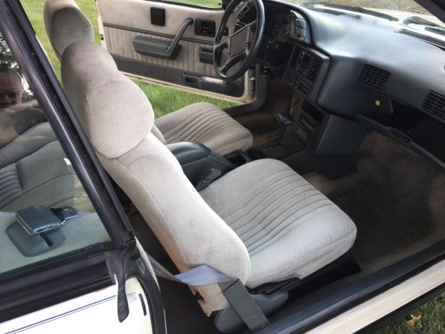 1989 Pontiac Sunbird - photo 9