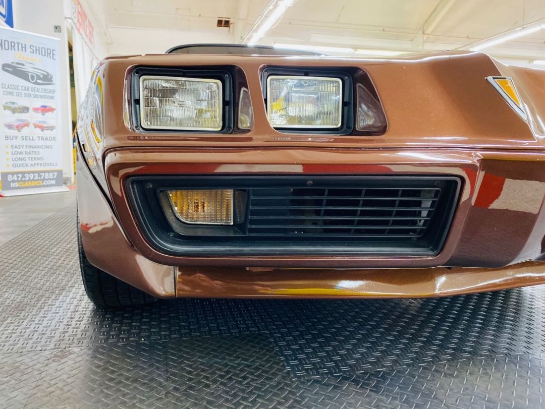 1979 Pontiac Trans Am - 6.6L ENGINE - VERY CLEAN BODY - NICE PAINT - SEE - photo 12