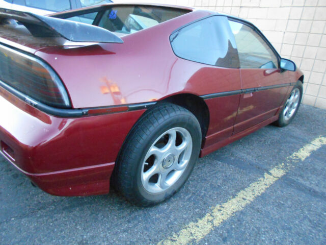 1987 Pontiac Fiero - photo 4