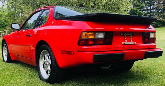 1983 Porsche 944 sunroof coupe - photo 3