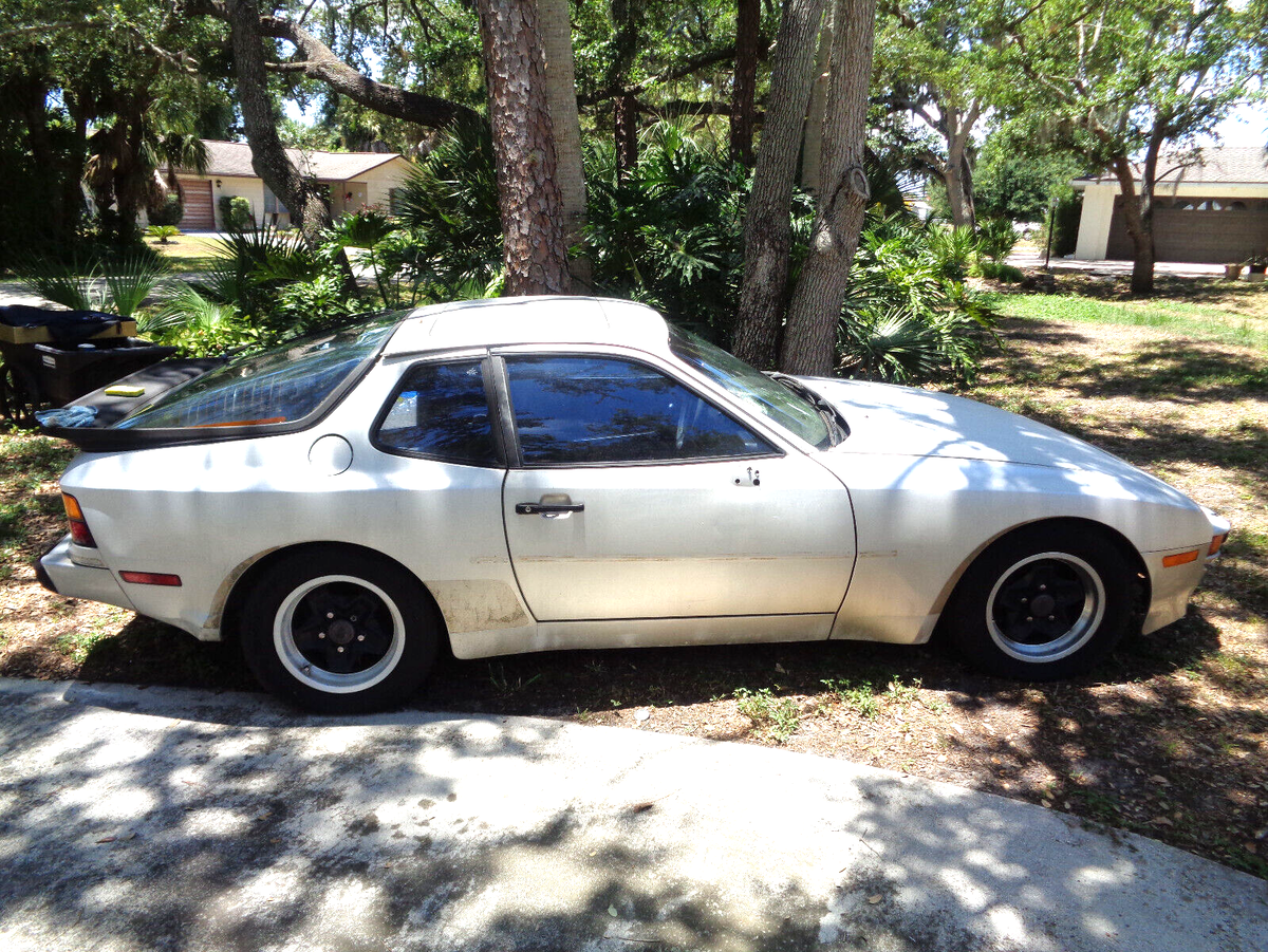 1984 Porsche 944 - photo 2