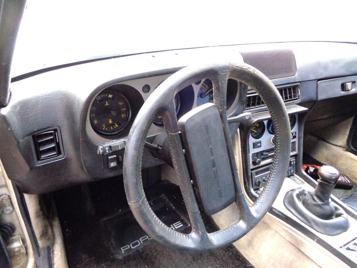 1984 Porsche 944 - photo 7