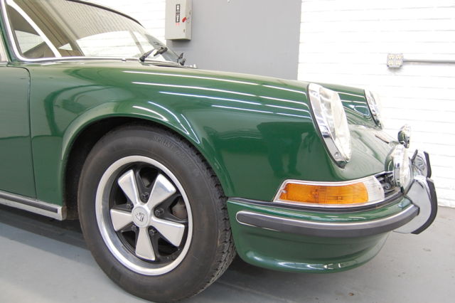 1972 Porsche 911 T Coupe Irish Green with Tan interior - photo 10