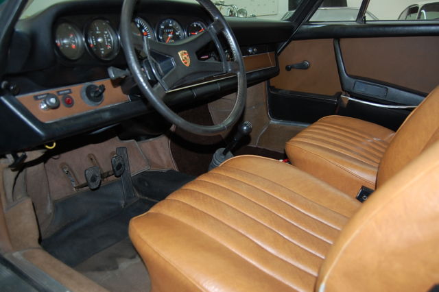 1972 Porsche 911 T Coupe Irish Green with Tan interior - photo 13