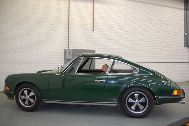 1972 Porsche 911 T Coupe Irish Green with Tan interior - photo 6