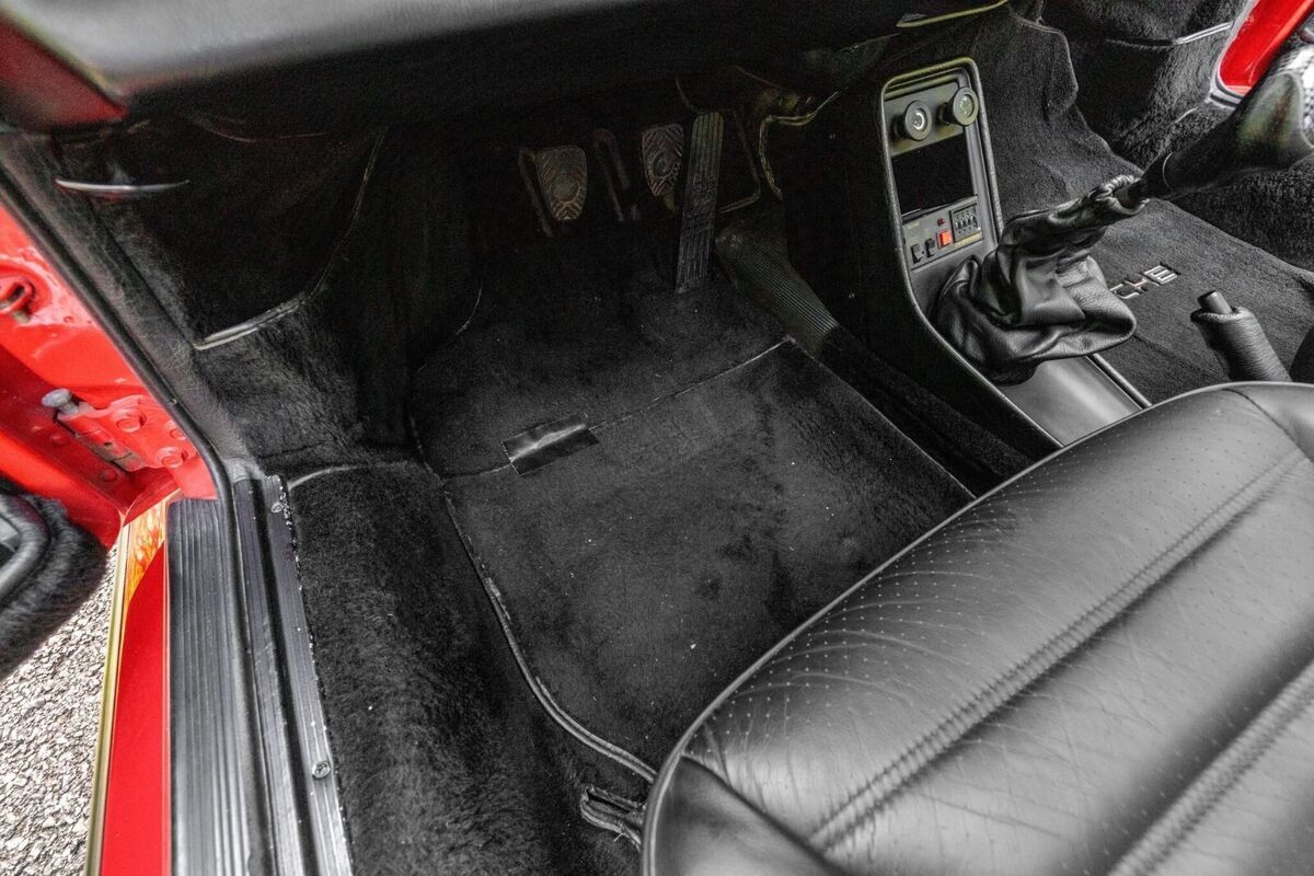 1977 Porsche 911 - photo 10