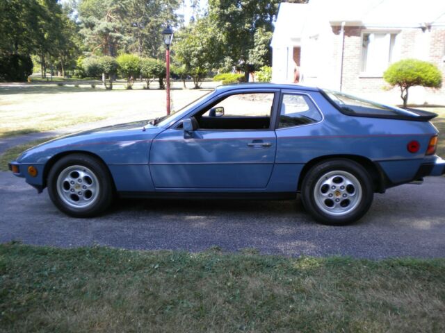 Porsche 924 - all original - excellent condition- blue with black interior 1980 Porsche 924