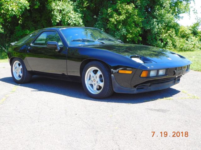 Porsche 928S 5 spd 1984 Porsche 928