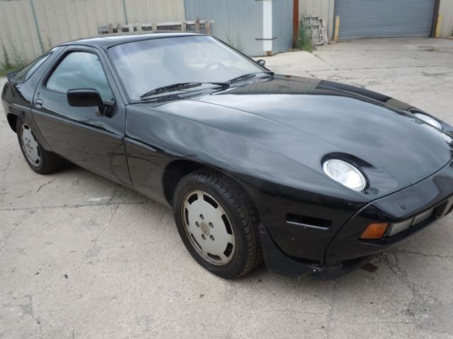 PORSCHE 928S---ORIGINAL BLACK ON BLACK DOUBLE OVERHEAD CAM AUTOMATIC 1983 Porsche 928
