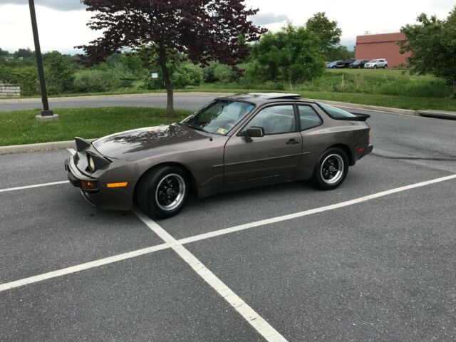 1984 Porsche 944 - photo 2