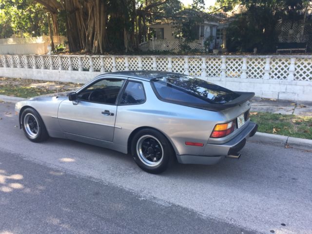 1984 Porsche 944 - photo 3
