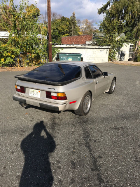 1985 Porsche 944 - photo 4