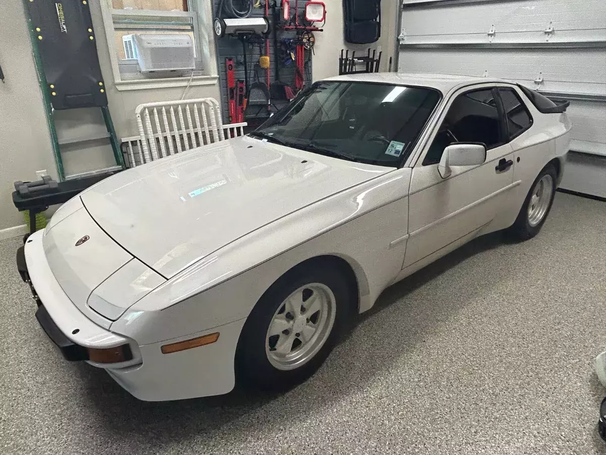 Porsche 944 1985.5 1985 Porsche 944 NA