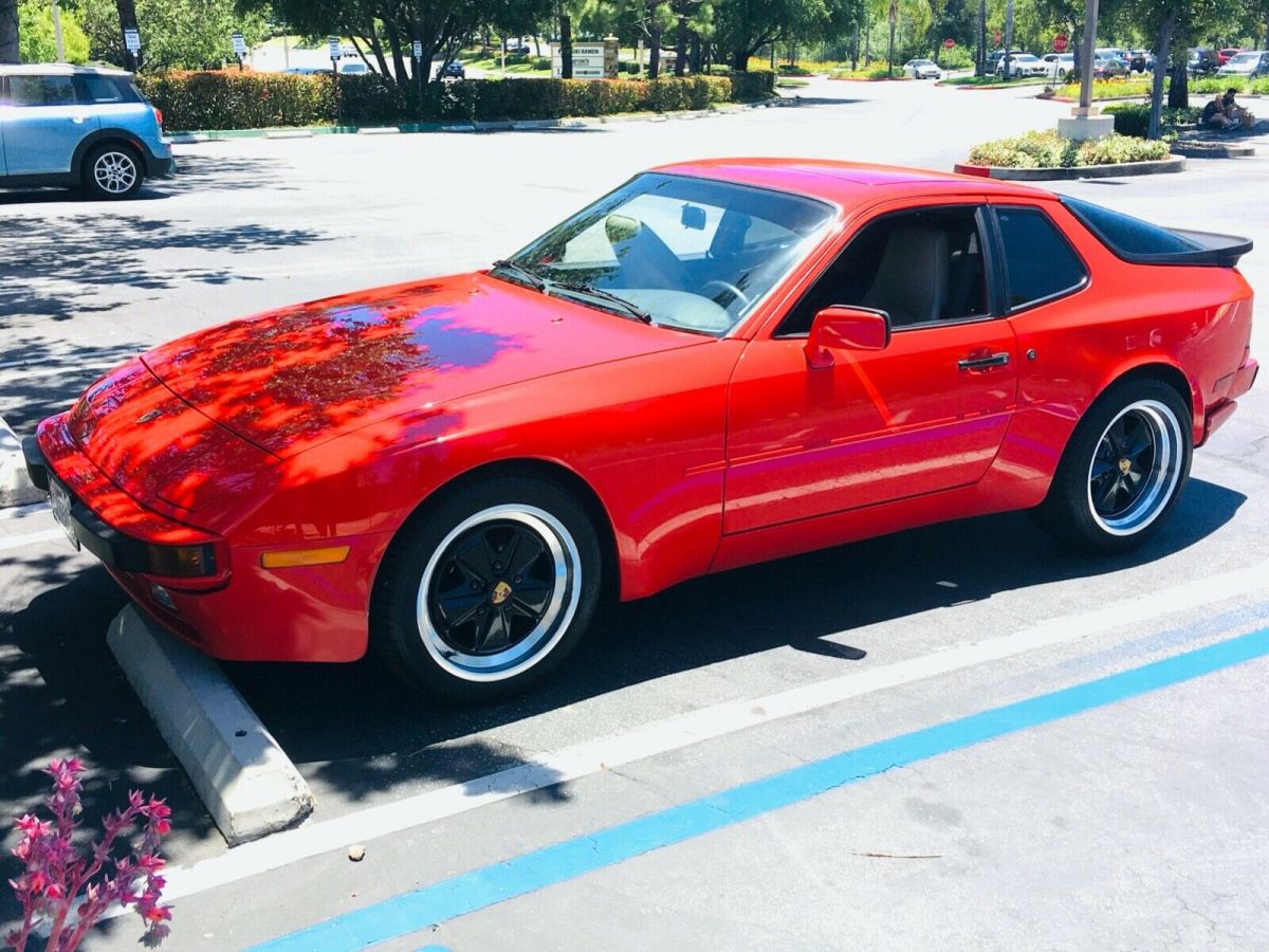 Porsche 944 Base 2.5L 1987 Porsche 944 BASE