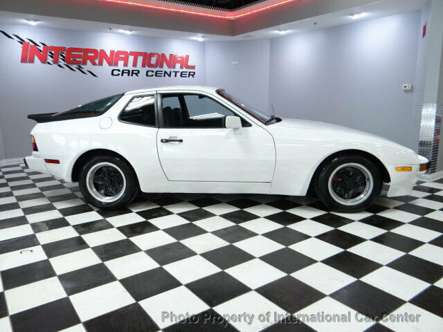 1985 Porsche 944 - photo 3