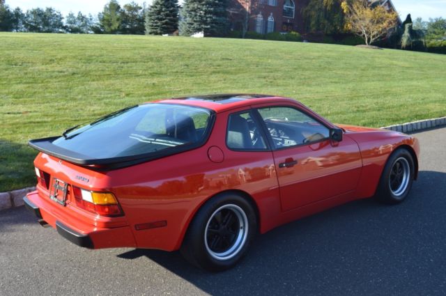 1985 Porsche 944 944 Base *Rare Auto Trans* - photo 4