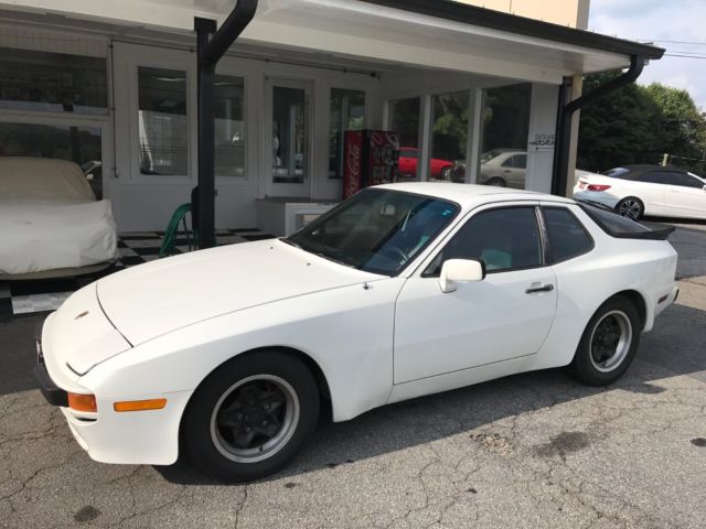 1983 Porsche 944 - photo 2