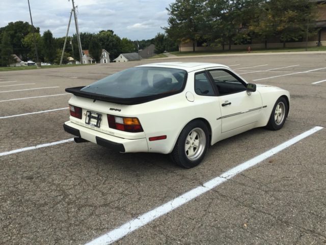 1985 Porsche 944 - photo 3