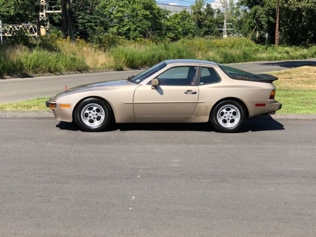 1985 Porsche 944 - photo 2