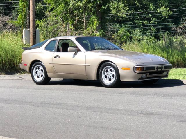 1985 Porsche 944 - photo 5