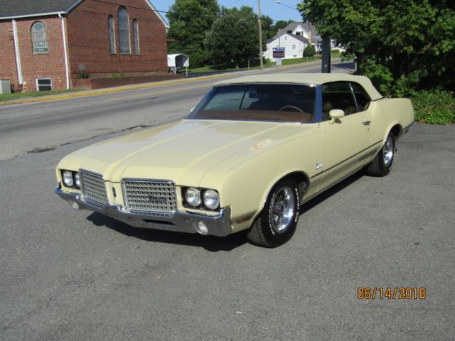 Possibly the nicest example of a 72 convertible to be had! NO RUST/LOW MILES!!! 1972 Oldsmobile Cutlass Cutlass Supreme convertible