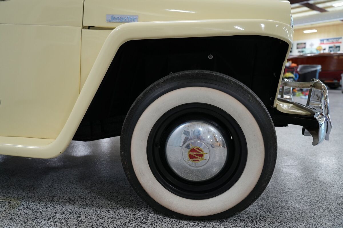 1949 Willys Jeepster - photo 10