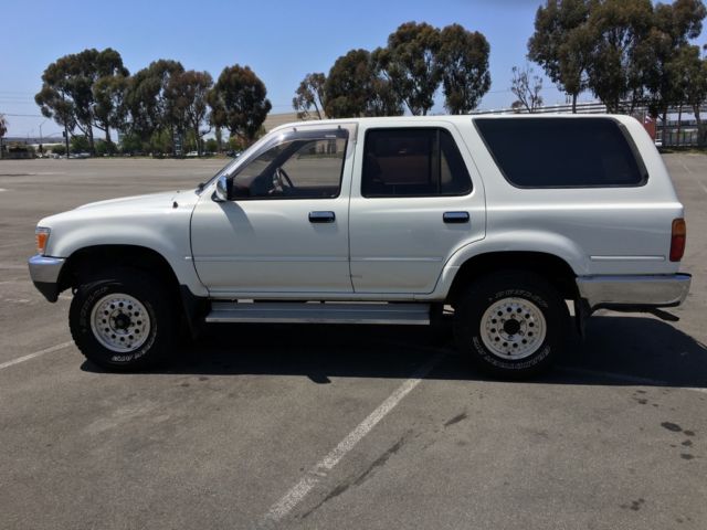 1989 Toyota 4 Runner / Hi-Lux Surf 83K NEVER ON MAIL ROUTE A ON ROAD USE - photo 2