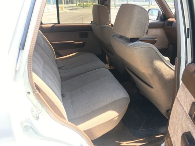 1989 Toyota 4 Runner / Hi-Lux Surf 83K NEVER ON MAIL ROUTE A ON ROAD USE - photo 6