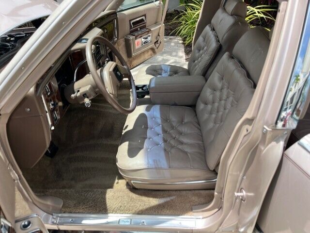 1991 Cadillac Fleetwood - photo 11