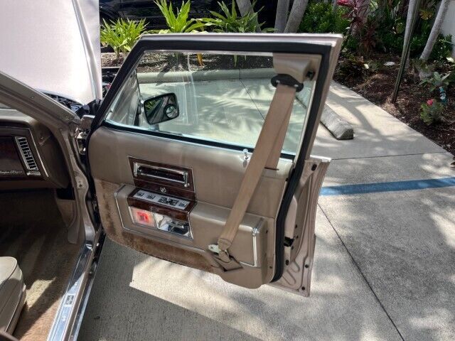 1991 Cadillac Fleetwood - photo 12