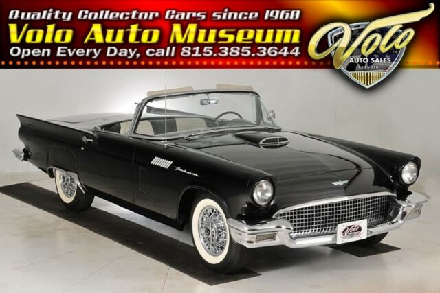 1957 Ford Thunderbird --