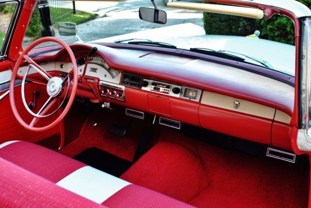 1957 Ford Fairlane Skyliner Rectractable Hardtop Fully Restored - photo 7