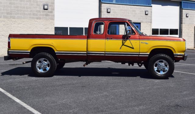 1977 Dodge Power Wagon W20 CLUB CAB ADVENTURER 4X4 - photo 3