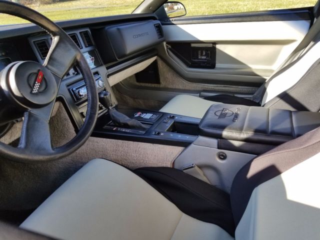 1984 Chevrolet Corvette - photo 9