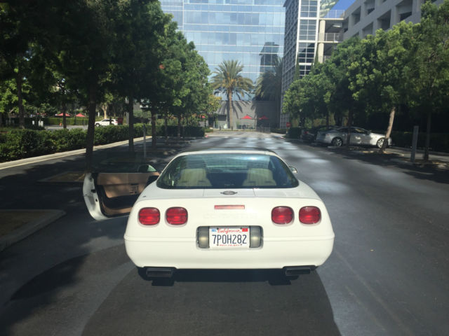PRICE REDUCED 41k mile 1992 Chevrolet Corvette Base Hatchback 2-Door 5.7L 1992 Chevrolet Corvette Base Hatchback 2-Door