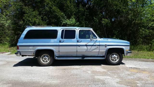 1986 Chevrolet Suburban C20 HD Custom Deluxe - photo 12