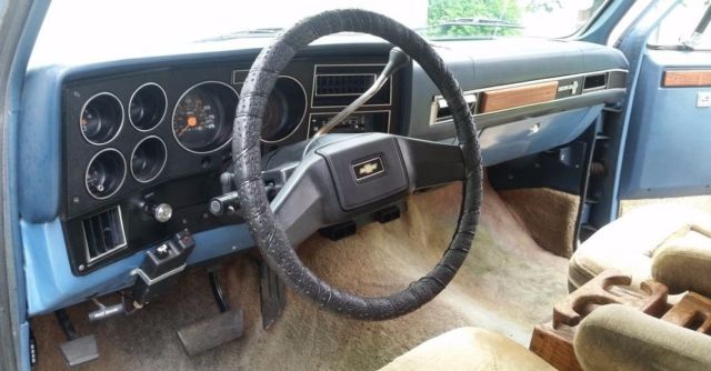 1986 Chevrolet Suburban C20 HD Custom Deluxe - photo 8