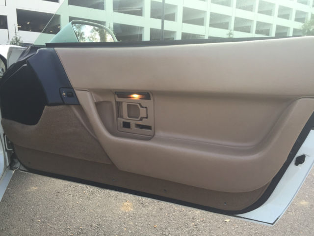 1992 Chevrolet Corvette Base Hatchback 2-Door - photo 10